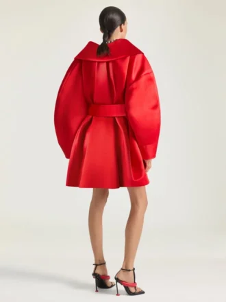 Abrigo corto de satén