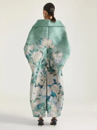 Abrigo largo con aberturas en jacquard de rosas