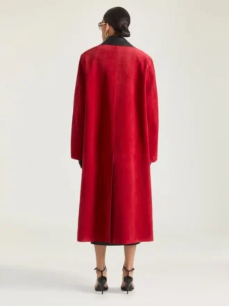 Abrigo tipo car coat de gamuza con cuello de cuero