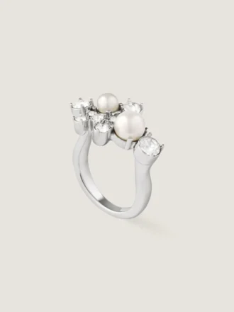 Anillo Crystal Pearl de metal, cristales y perlas