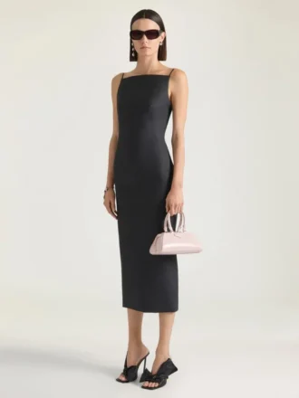 Vestido midi con corte asimétrico de lana