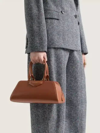 Bolso pequeño Antigona East-West en piel de becerro