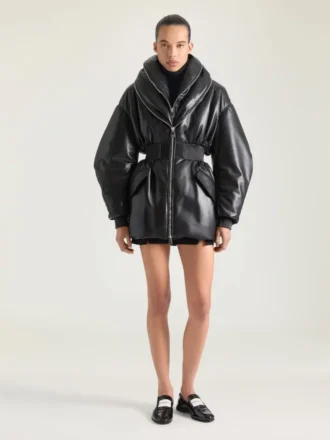 Bomber con corte de reloj de arena y cuello chal con cremallera en piel