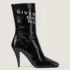 Botines de cuero con cinta de Givenchy y corte cuadrado Botines de cuero con cinta de Givenchy y corte cuadrado