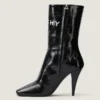Botines de cuero con cinta de Givenchy y corte cuadrado Botines de cuero con cinta de Givenchy y corte cuadrado