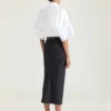 Falda midi con detalle de solapa en denim sin tratar Falda midi con detalle de solapa en denim sin tratar