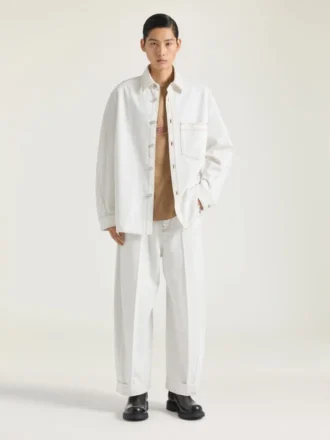 Camisa oversize con costuras de alta costura en denim blanco