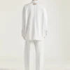 Camisa oversize con costuras de alta costura en denim blanco
