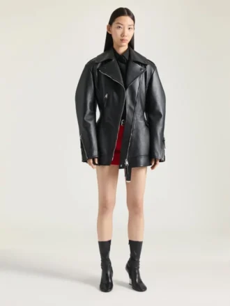 Chaqueta motera ajustada de cuero