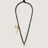 Collar Lucky Charms de seda y metal Collar Lucky Charms de seda y metal