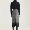 Falda lápiz midi en lana mixta con diseño en espiga Falda lápiz midi en lana mixta con diseño en espiga