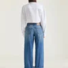 Jeans azul medio con vuelta Jeans azul medio con vuelta
