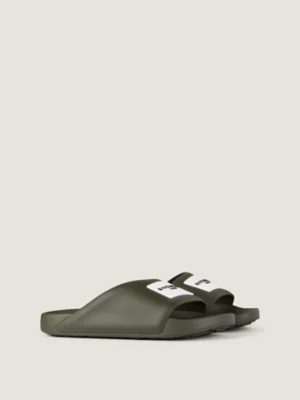 Mules con tiras de la línea Label en caucho