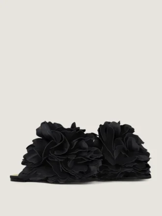 Mules planas Boudoir de cuero con pétalos de rosa