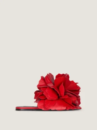 Mules planas Boudoir de cuero con pétalos de rosa
