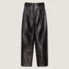 Pantalones de doble pliegue en piel