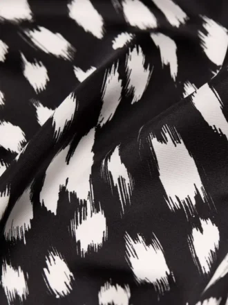 Pañuelo cuadrado de seda con estampado animal