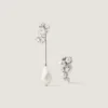 Pendientes asimétricos de perlas y cristales en metal, cristales y perlas Pendientes asimétricos de perlas y cristales en metal, cristales y perlas