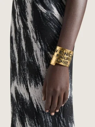 Pulsera tipo brazalete «Tape» de Givenchy en metal y esmalte