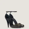 Sandalias de tacón con diseño de jaula en piel con tachuelas