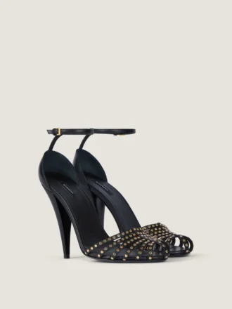 Sandalias de tacón con diseño de jaula en piel con tachuelas