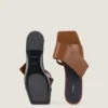 Sandalias planas de piel con corte cuadrado