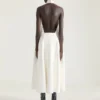 Vestido de noche con cuello halter de cuero