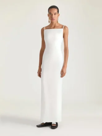 Vestido largo con corte asimétrico en crepé cady