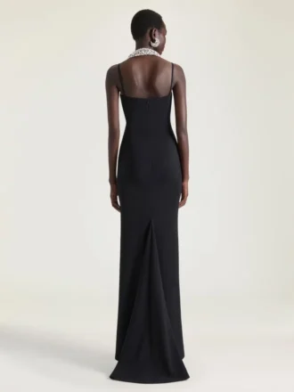 Vestido largo con corte asimétrico en crepé cady