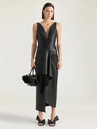 Vestido largo envolvente de cuero