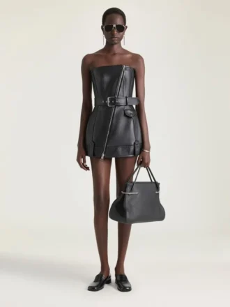 Vestido mini tipo bustier de estilo motero en piel